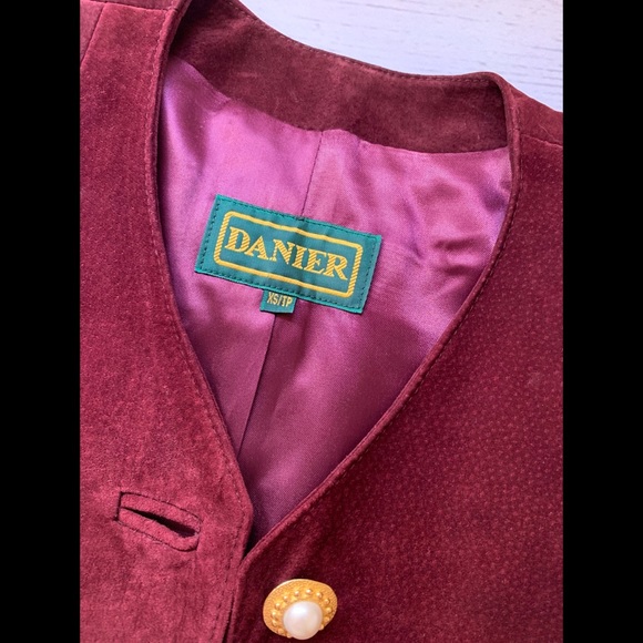 COPY - XS, Danier, vintage maroon leather jacket - Picture 11 of 15